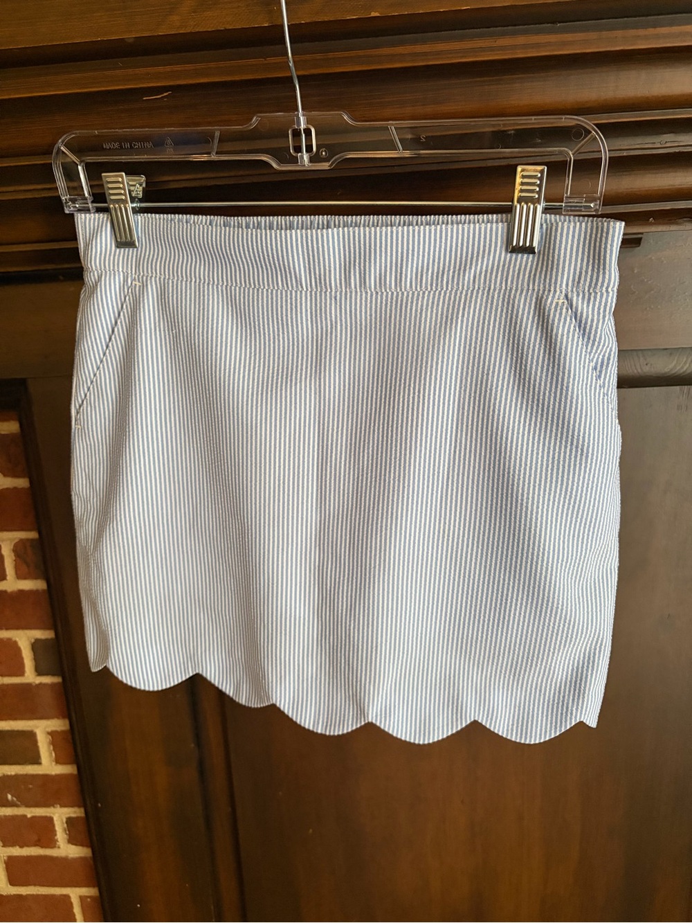 Vineyard Vines seersucker scalloped skirt girls medium